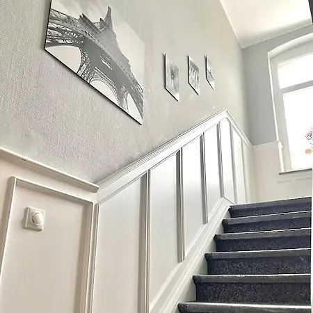Jugendstil-appartement Mit Terrasse Und Balkon