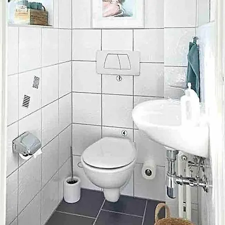 Apartment Jugendstil-appartement Mit Terrasse Und Balkon