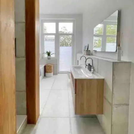 Jugendstil-appartement Mit Terrasse Und Balkon * ジークブルク