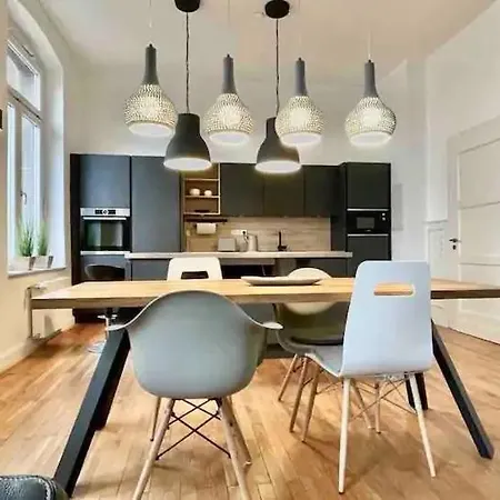 Jugendstil-appartement Mit Terrasse Und Balkon Apartment Siegburg