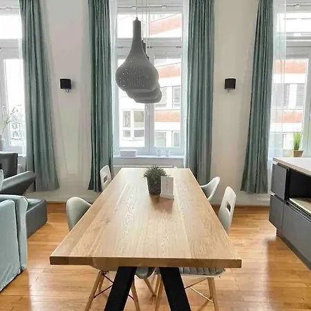 Jugendstil-appartement Mit Terrasse Und Balkon * Siegburg