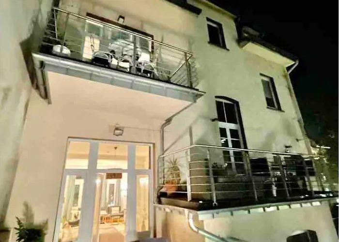 アパート Jugendstil-appartement Mit Terrasse Und Balkon *