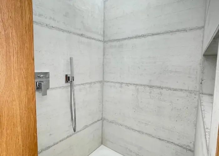 Jugendstil-appartement Mit Terrasse Und Balkon * ジークブルク