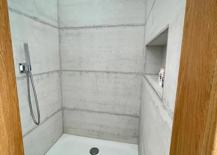 Jugendstil-appartement Mit Terrasse Und Balkon * ジークブルク