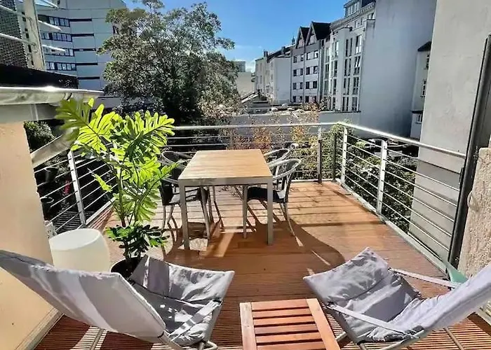 Jugendstil-appartement Mit Terrasse Und Balkon アパート
