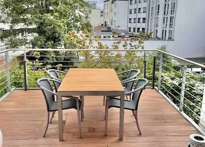 Jugendstil-appartement Mit Terrasse Und Balkon アパート ジークブルク