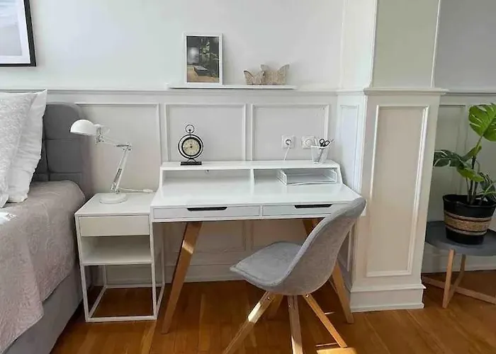 Jugendstil-appartement Mit Terrasse Und Balkon * ジークブルク