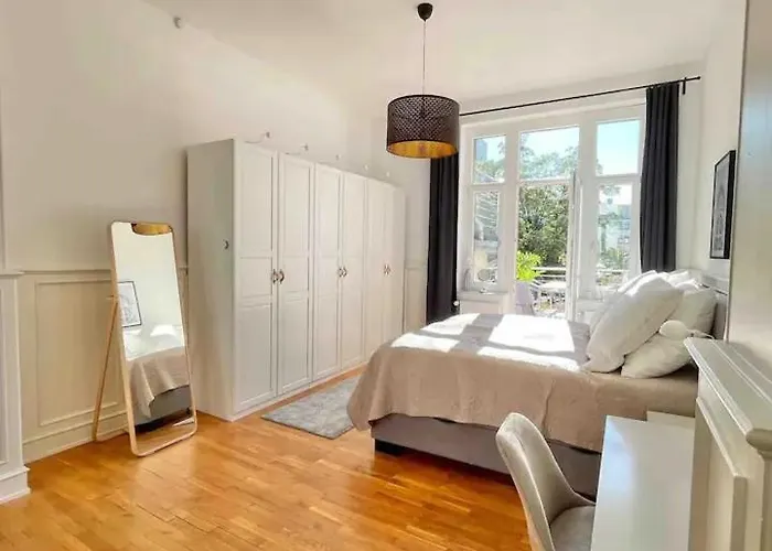 アパート Jugendstil-appartement Mit Terrasse Und Balkon *