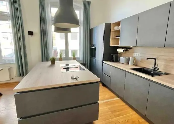 アパート Jugendstil-appartement Mit Terrasse Und Balkon *