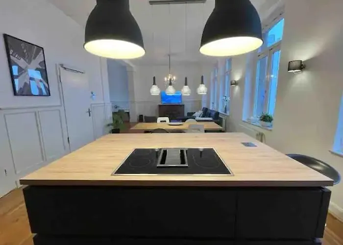 Jugendstil-appartement Mit Terrasse Und Balkon アパート ジークブルク