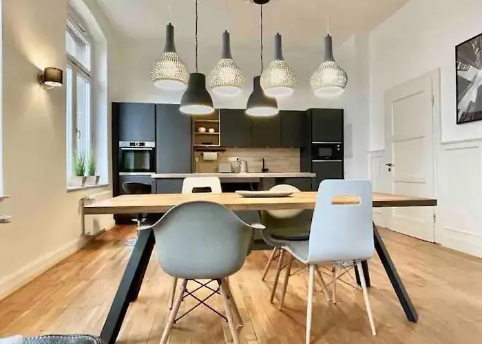 Jugendstil-appartement Mit Terrasse Und Balkon アパート ジークブルク