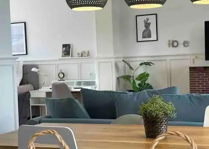 アパート Jugendstil-appartement Mit Terrasse Und Balkon *