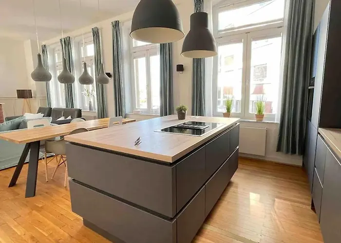 アパート Jugendstil-appartement Mit Terrasse Und Balkon *